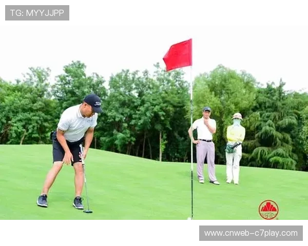 简一携手海南高尔夫精英积分赛打造高端圈层交流平台助力体育与社交融合